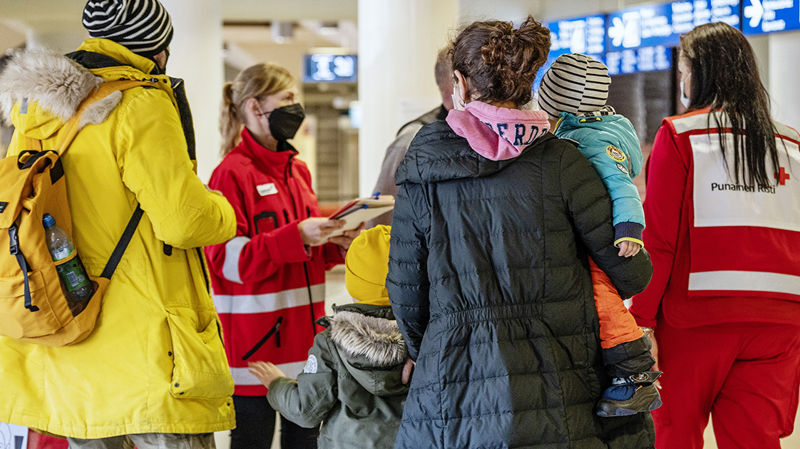 Basbehoven för flyktingarna står främst vid bistånd.