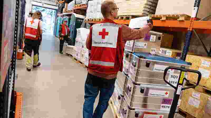 Finlands Röda Kors sänder en hälsoklinik till Ukraina