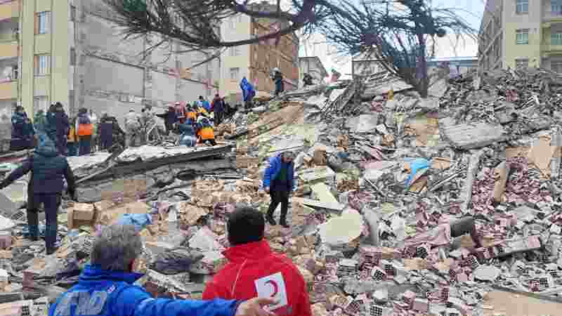 300 000 euro från katastroffonden som nödhjälp till Turkiet och Syrien