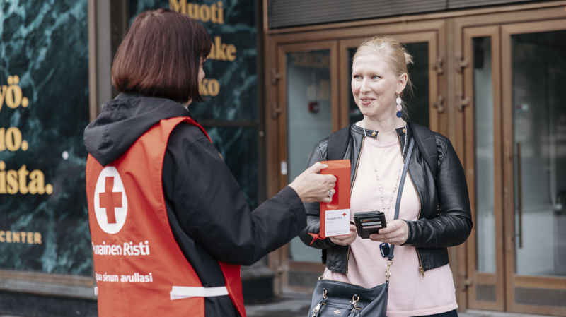 Finlands Röda Kors Hungerdagsinsamling börjar på torsdag – pengarna som samlas in till katastroffonden används till att hjälpa i Finland och ute i världen