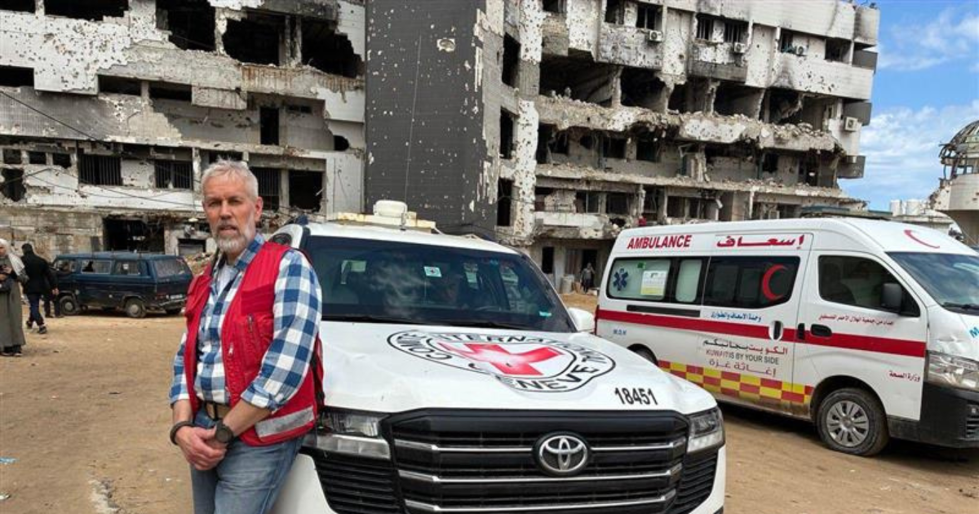 Finlands Röda Kors biståndsarbetare Kim Asunta vid sjukhuset al-Shifa i staden Gaza.