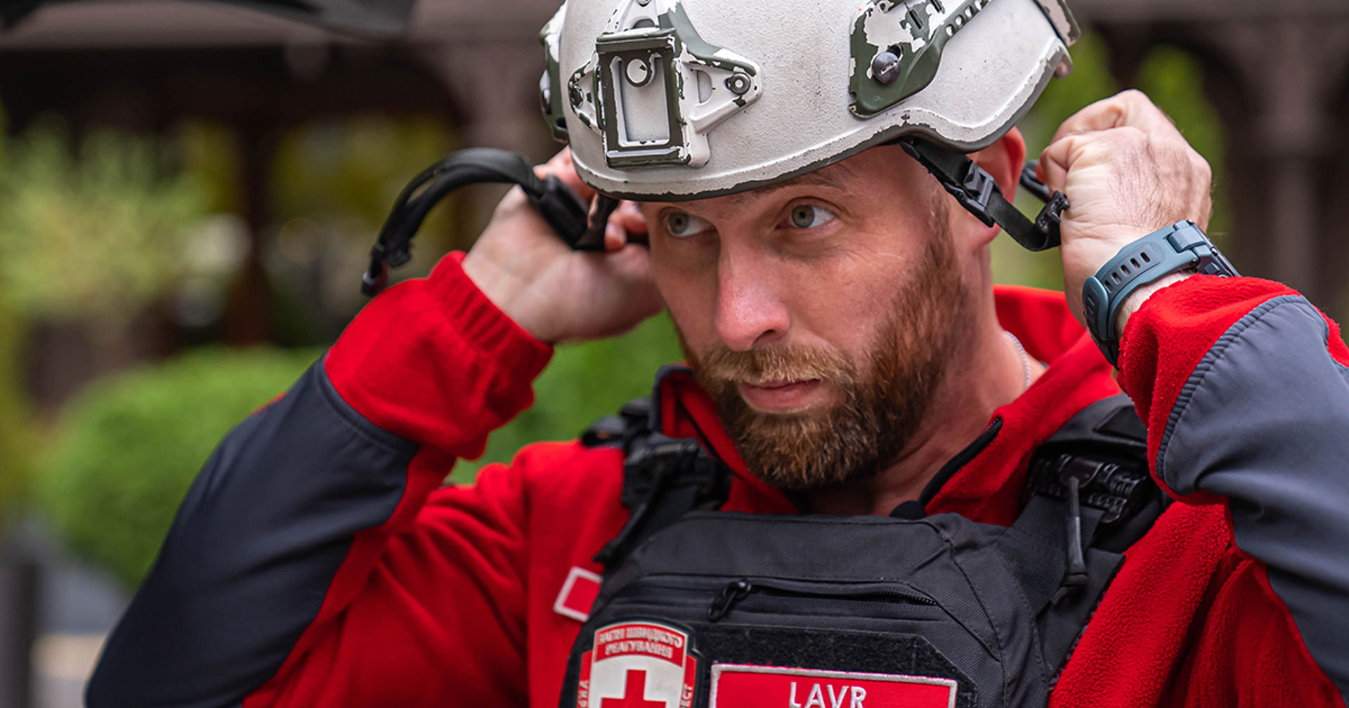 Oleksandr Lavreniuk on Ukrainan Punaisen Ristin hätäensiavun vapaaehtoinen, yksi noin 700:sta.