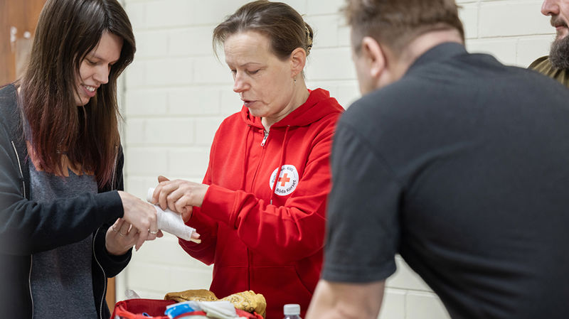Förebyggande av dödsfall på grund av rusmedel och första hjälpen -utbildningar för människor som använder rusmedel